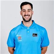 Profesor de fisioterapia apto para todas las edades y niveles.